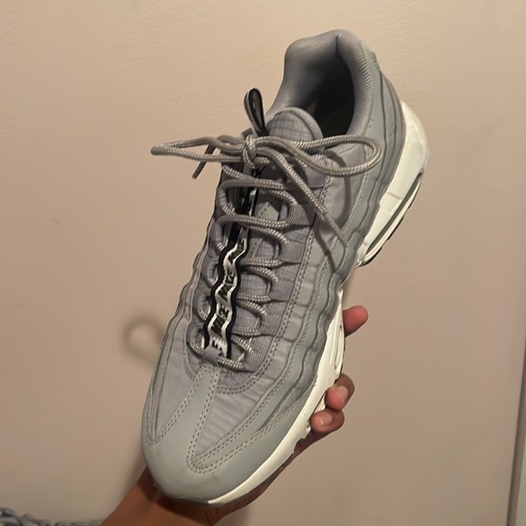 Nike AirMax 95 - Picture 2 of 3
